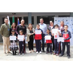 Alunos de Campo Largo recebem medalha pela Olimpíada Brasileira de Astronomia e Astronáutica